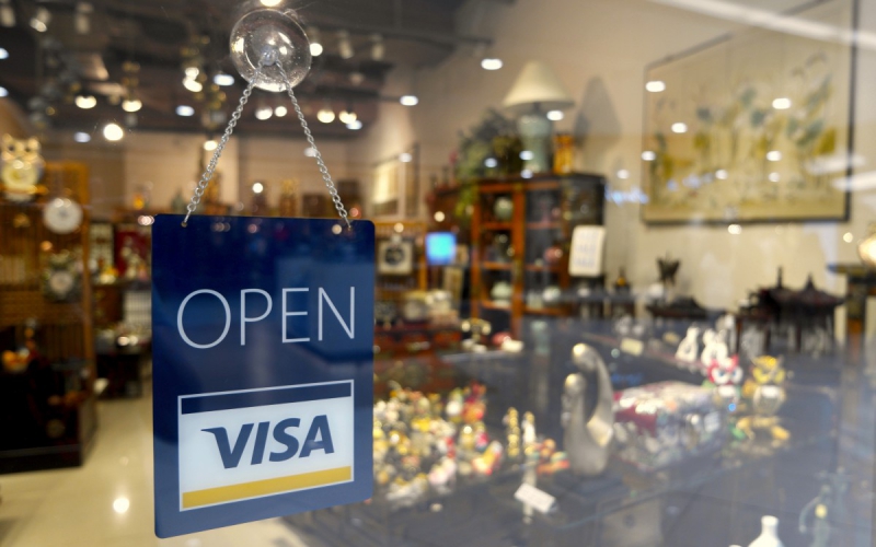 vitrine-CALLIAN-min_open_sign_visa_sign_open_store_sign_visa_credit_card_business-810443